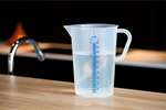 Graduated measuring cup - 2000 ml blue raised scale